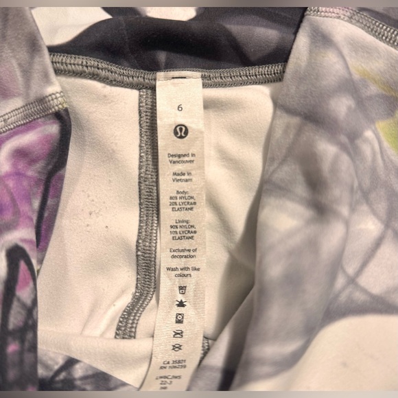 Lululemon Throwback Print Align High-rise Crop 17” Size 6 - Picture 9 of 10